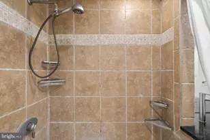 1631 Parkcrest Cir, Reston, VA 20190 - Photo 30