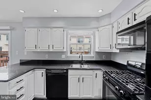 6804 Signature Cir, Alexandria, VA 22310 - Photo 10