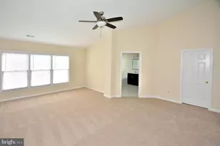 9425 Van Arsdale Dr, Vienna, VA 22181 - Photo 12