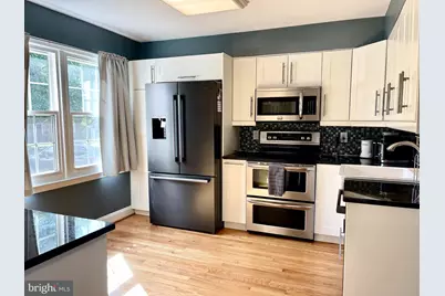 246 Commons Drive NW, Vienna, VA 22180 - Photo 2
