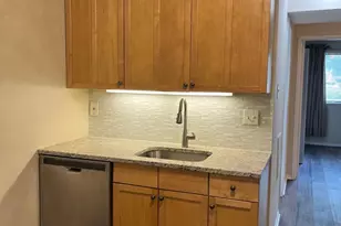 2044 Royal Fern Ct, Reston, VA 20191 - Photo 4