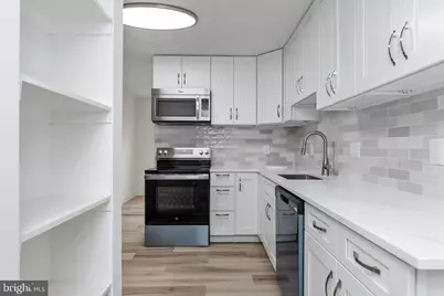 605 Center Street #T3, Herndon, VA 20170 - Photo 6