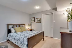 8307 Carrleigh Pkwy, Springfield, VA 22152 - Photo 28