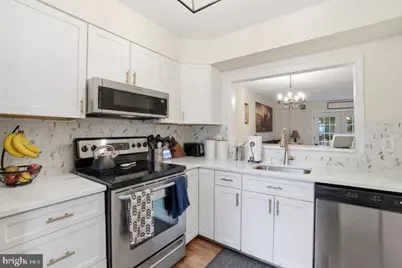 6320 Chimney Wood Court, Alexandria, VA 22306 - Photo 12