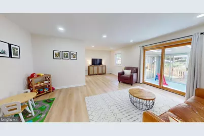 5810 Helmsdale Lane, Alexandria, VA 22315 - Photo 4