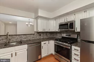 12241 Fairfield House Dr, Fairfax, VA 22033 - Photo 16