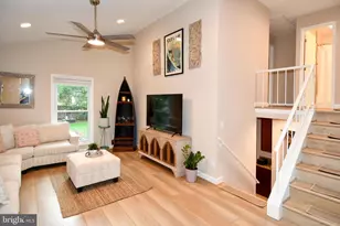 13703 Lynncroft Dr, Chantilly, VA 20151 - Photo 4
