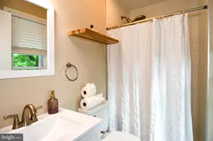 13703 Lynncroft Dr, Chantilly, VA 20151 - Photo 20