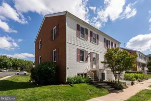 14422 Golden Oak Ct, Centreville, VA 20121 - Photo 2