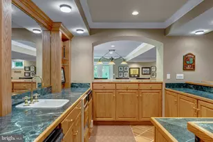 2402 Oakmont Ct, Oakton, VA 22124 - Photo 48