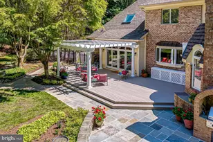 2402 Oakmont Ct, Oakton, VA 22124 - Photo 28