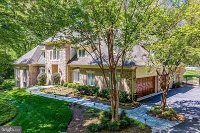 2402 Oakmont Court, Oakton, VA 22124 - Photo 32