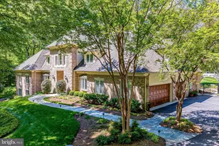 2402 Oakmont Ct, Oakton, VA 22124 - Photo 32