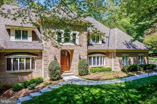 2402 Oakmont Ct, Oakton, VA 22124 - Photo 84