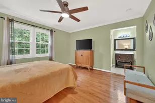8139 Carrleigh Pkwy, Springfield, VA 22152 - Photo 16