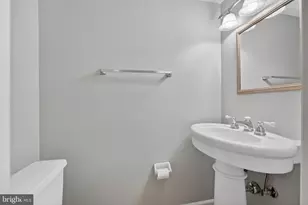 8139 Carrleigh Pkwy, Springfield, VA 22152 - Photo 6