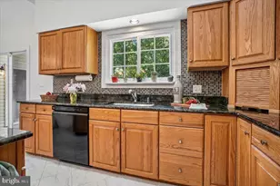 9103 Lynchburg Ct, Fairfax, VA 22032 - Photo 12