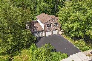 12484 Wendell Holmes Rd, Herndon, VA 20171 - Photo 2