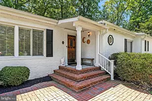 8601 Mt Zephyr Dr, Alexandria, VA 22309 - Photo 2