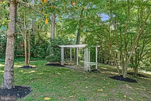 8601 Mt Zephyr Dr, Alexandria, VA 22309 - Photo 32