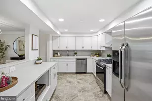 7000 Alicent Pl, McLean, VA 22101 - Photo 12