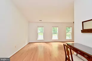 10048 Wood Sorrels Ln, Burke, VA 22015 - Photo 6