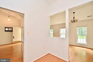10048 Wood Sorrels Ln, Burke, VA 22015 - Photo 16