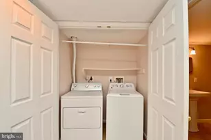 10048 Wood Sorrels Ln, Burke, VA 22015 - Photo 36