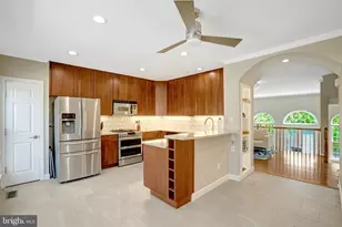 5757 Governors Pond Cir, Alexandria, VA 22310 - Photo 8