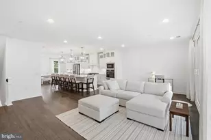 4835 Bauhaus Sq, Chantilly, VA 20151 - Photo 4