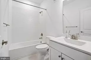4835 Bauhaus Sq, Chantilly, VA 20151 - Photo 22