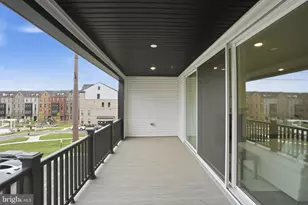 4835 Bauhaus Sq, Chantilly, VA 20151 - Photo 12