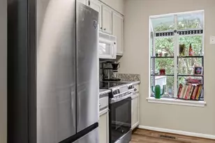 9694 Poindexter Ct, Burke, VA 22015 - Photo 14