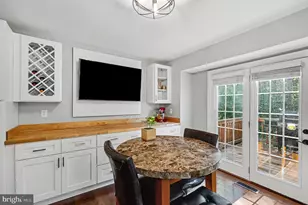 7705 Jewelweed Ct, Springfield, VA 22152 - Photo 6