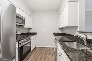 2204 Westcourt Ln, Herndon, VA 20170 - Photo 12