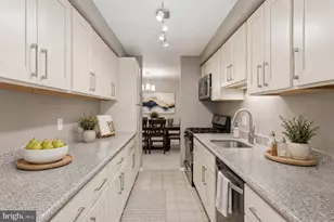 11252 Chestnut Grove Square, Reston, VA 20190 - Photo 6