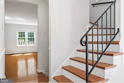 9932 Longford Court, Vienna, VA 22181 - Photo 4