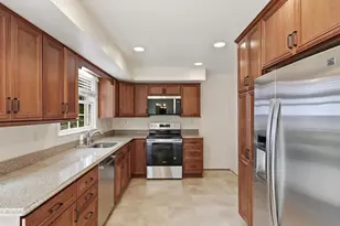 6800 Sydenstricker Rd, Springfield, VA 22152 - Photo 12