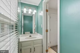 6129 Hyacinth Dr, Alexandria, VA 22310 - Photo 16