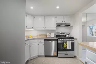 1552 Northgate Square, Reston, VA 20190 - Photo 6
