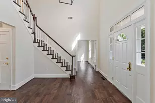 10034 Scenic View Terrace, Vienna, VA 22182 - Photo 6