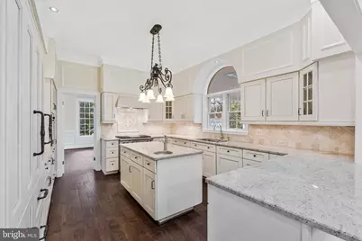 10034 Scenic View Terrace, Vienna, VA 22182 - Photo 12