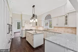 10034 Scenic View Terrace, Vienna, VA 22182 - Photo 12