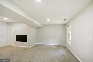 6228 Battalion St, Centreville, VA 20121 - Photo 24