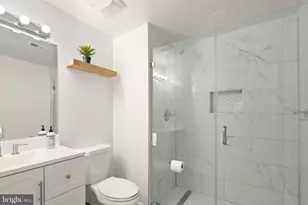 11243 Silentwood Ln, Reston, VA 20191 - Photo 24