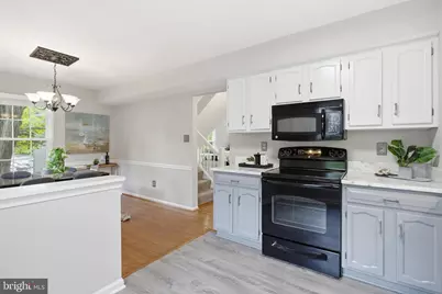 10869 Oak Green Court, Burke, VA 22015 - Photo 12