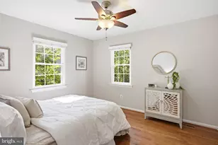 10869 Oak Green Ct, Burke, VA 22015 - Photo 24