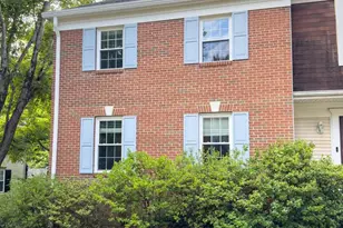 10869 Oak Green Ct, Burke, VA 22015 - Photo 40