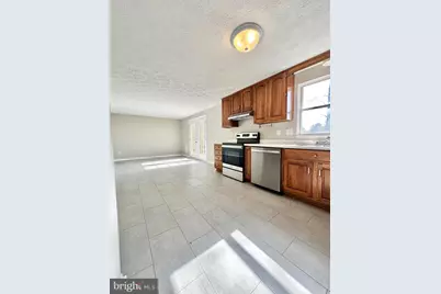 7649 Fallswood Way, Lorton, VA 22079 - Photo 6