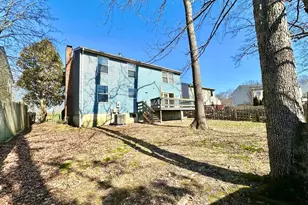 7649 Fallswood Way, Lorton, VA 22079 - Photo 34